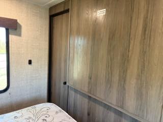 Used 2021 Gulf Stream RV 268BH  for sale - gallery image 16 at Glenpool Camper Sales near Tulsa