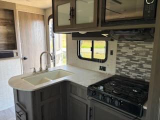 Used 2021 Gulf Stream RV 268BH  dealership special - gallery image 9 featured at Glenpool Camper Sales near Tulsa