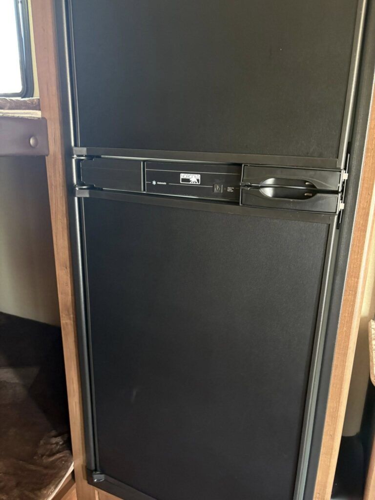 Used 2016 Dutchmen RV Aspen Trail 2760BHS dealer inventory - gallery image 7 stocked at Glenpool Camper Sales Tulsa Oklahoma