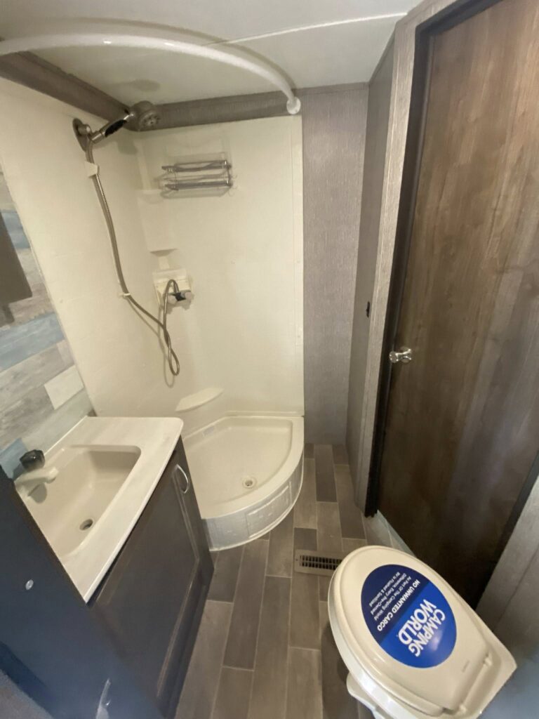 Used 2019 2605RL Glenpool inventory - gallery image 13 featured at Glenpool Camper Sales near Tulsa