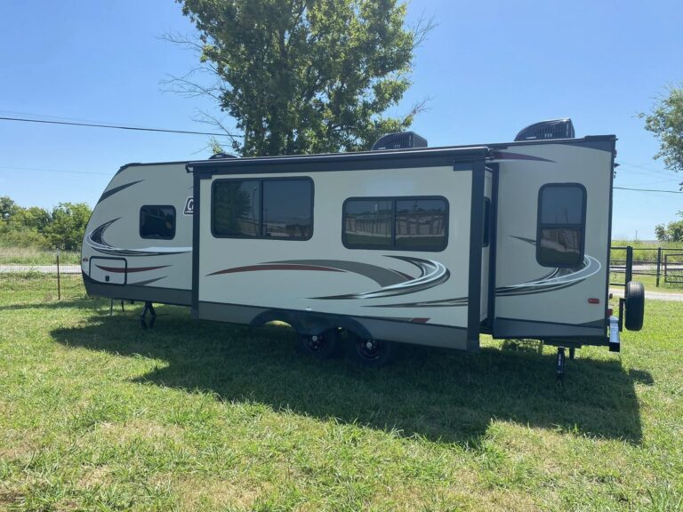 Used 2019 2605RL for sale - gallery image 1 at Glenpool Camper Sales near Tulsa