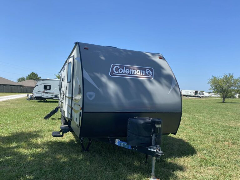 Used 2019 2605RL in stock - gallery image 3 located in Glenpool Camper Sales near Tulsa