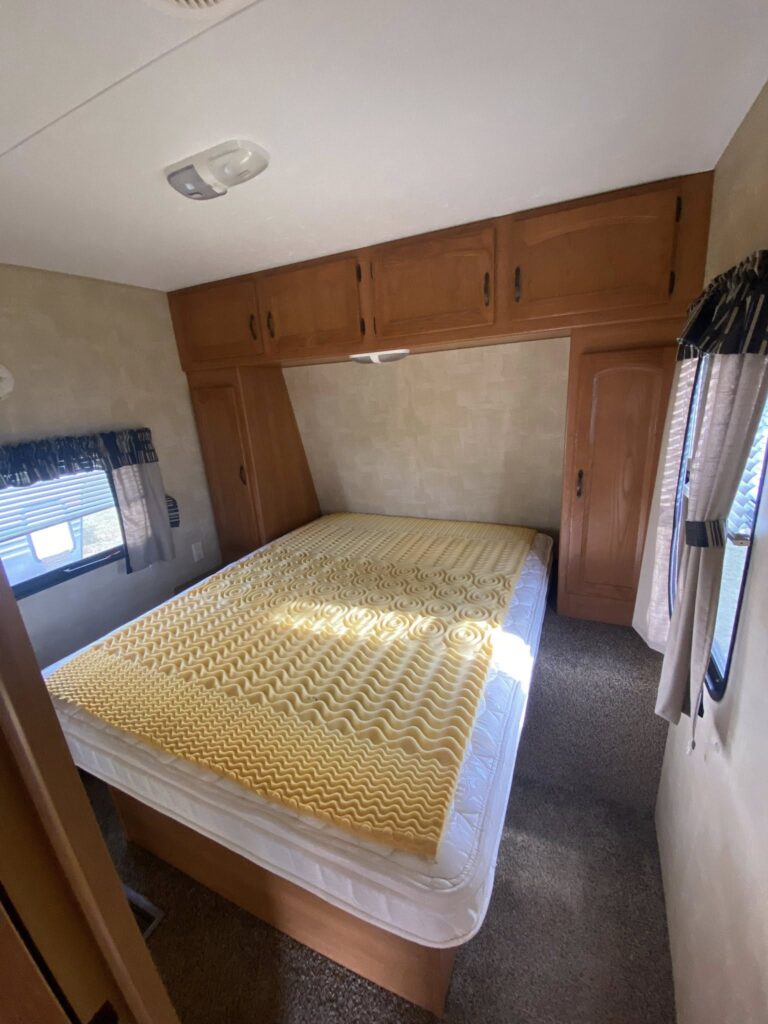 Used 2011 Keystone RV Hideout 25RKS Oklahoma dealer special - gallery image 11 available in Glenpool Camper Sales Glenpool OK