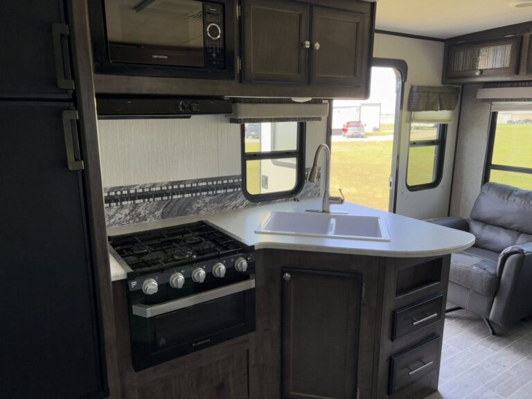 Used 2020 Heartland RV M27 near Tulsa for sale - gallery image 15 offered by Glenpool Camper Sales Tulsa area