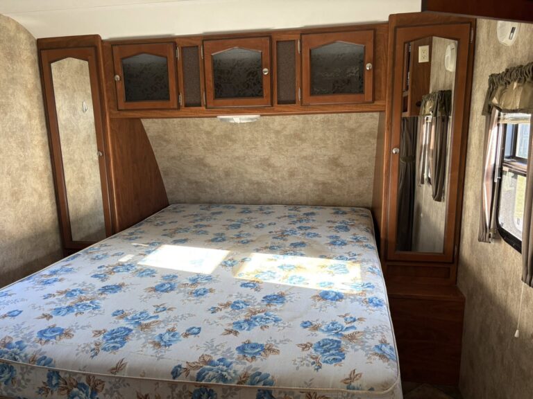 Used 2011 Oklahoma dealer special - gallery image 11 available in Glenpool Camper Sales Glenpool