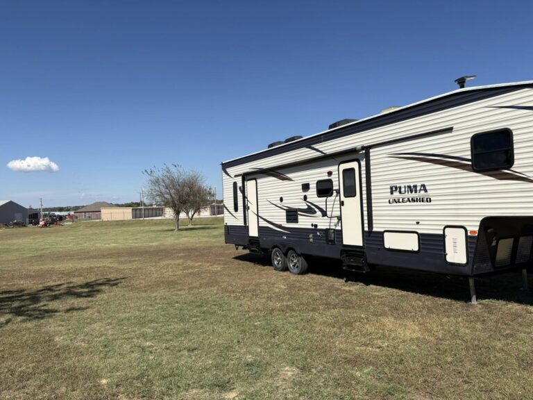 Used 2017 Palomino RV 373QSI for sale - gallery image 1 at Glenpool Camper Sales near Tulsa