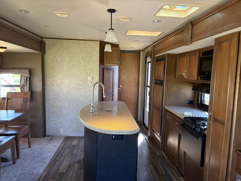 Tulsa area Used 2016 Highland Ridge RV 292RLS for sale - gallery image 12 located in Glenpool Camper Sales near Tulsa