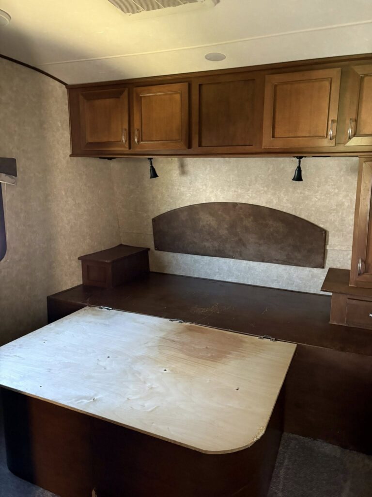 Oklahoma Used 2016 Highland Ridge RV 292RLS dealership quality - gallery image 14 showcased in Glenpool Camper Sales near Tulsa