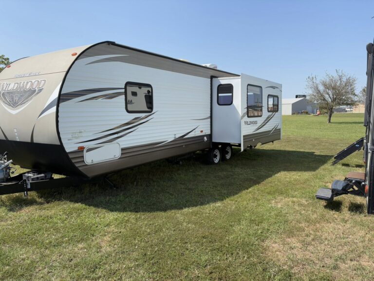 excellent Used 2016 on sale - gallery image 4 available at Glenpool Camper Sales Glenpool