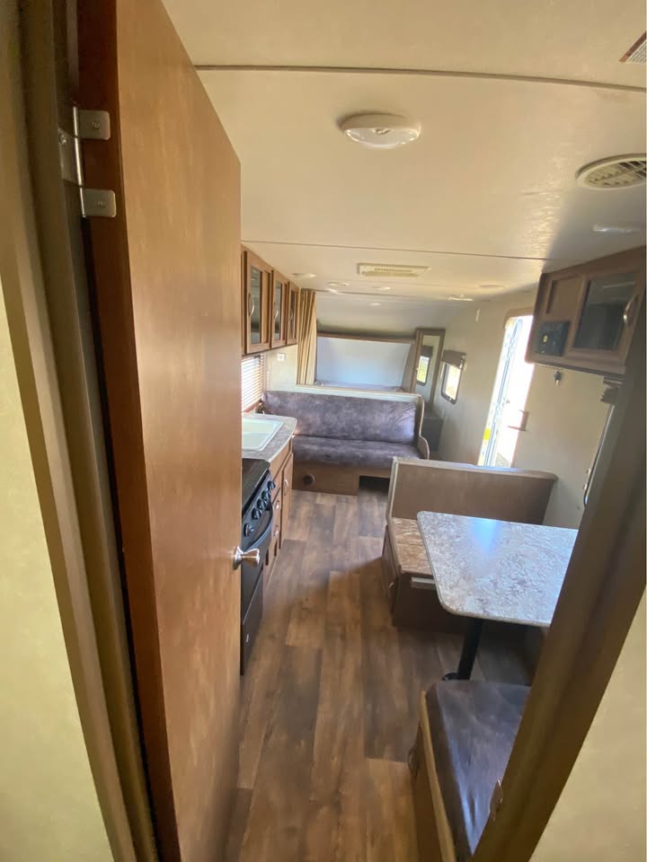 Used 2017 Forest River Salem Cruise Lite 241QBXL dealership special - gallery image 9 featured at Glenpool Camper Sales Tulsa Oklahoma