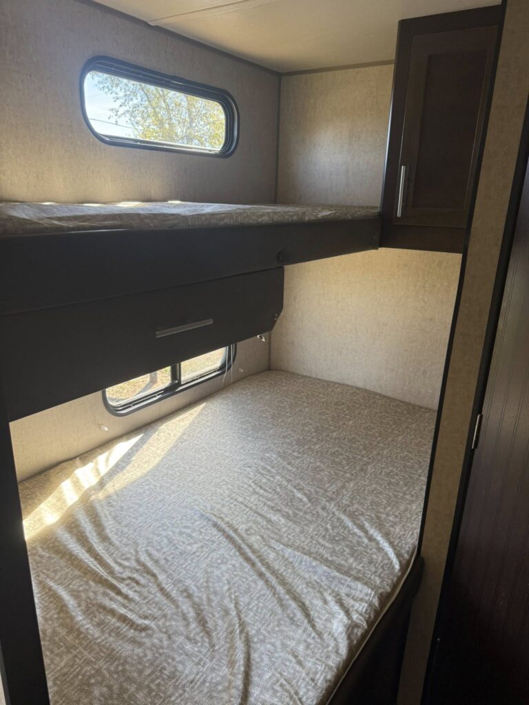 Used 2017 Forest River Cherokee 26BHSE Glenpool inventory - gallery image 13 featured at Glenpool Camper Sales near Tulsa