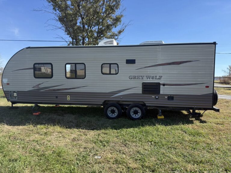 Used 2017 Forest River Cherokee 26BHSE in stock - gallery image 3 located in Glenpool Camper Sales near Tulsa