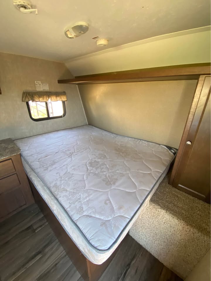 Tulsa area Used 2016 Keystone RV 177LHS for sale - gallery image 12 located in Glenpool Camper Sales near Tulsa
