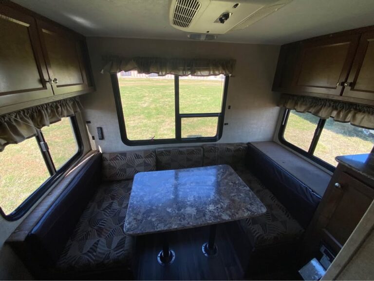well-maintained Used 2016 Keystone RV 177LHS priced to sell - gallery image 8 offered by Glenpool Camper Sales near Tulsa