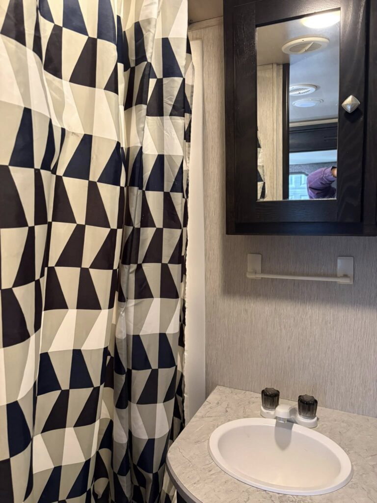 Tulsa area Used 2018 Heartland RV 32BUDS for sale - gallery image 12 located in Glenpool Camper Sales near Tulsa