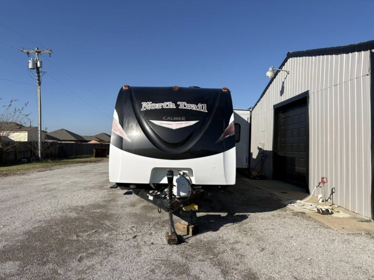 Used 2018 Heartland RV 32BUDS in stock - gallery image 3 located in Glenpool Camper Sales near Tulsa