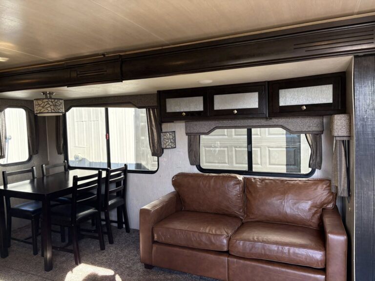 pristine Used 2018 Heartland RV 32BUDS ready for delivery - gallery image 6 from Glenpool Camper Sales near Tulsa