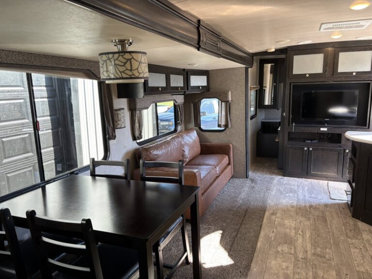 well-maintained Used 2018 Heartland RV 32BUDS priced to sell - gallery image 8 offered by Glenpool Camper Sales near Tulsa