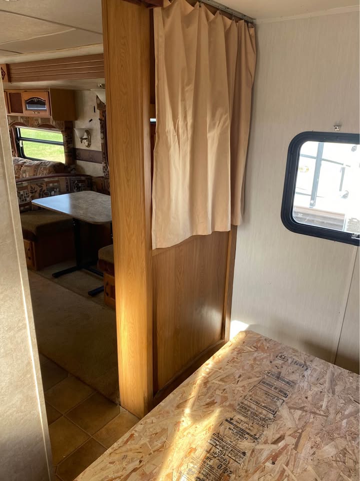 Used 2009 Keystone RV Springdale 266 dealership special - gallery image 9 featured at Glenpool Camper Sales Tulsa area