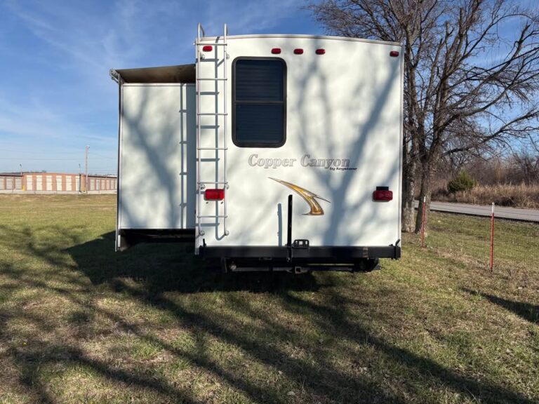 Used 2011 Keystone RV Copper Canyon FWBBHS in stock - gallery image 3 located in Glenpool Camper Sales near Tulsa