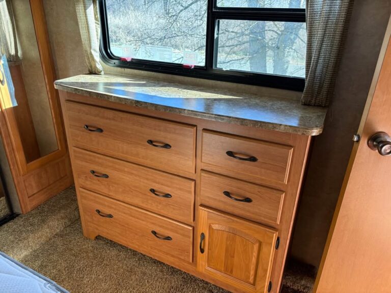 well-maintained Used 2011 Keystone RV Copper Canyon FWBBHS priced to sell - gallery image 8 offered by Glenpool Camper Sales near Tulsa