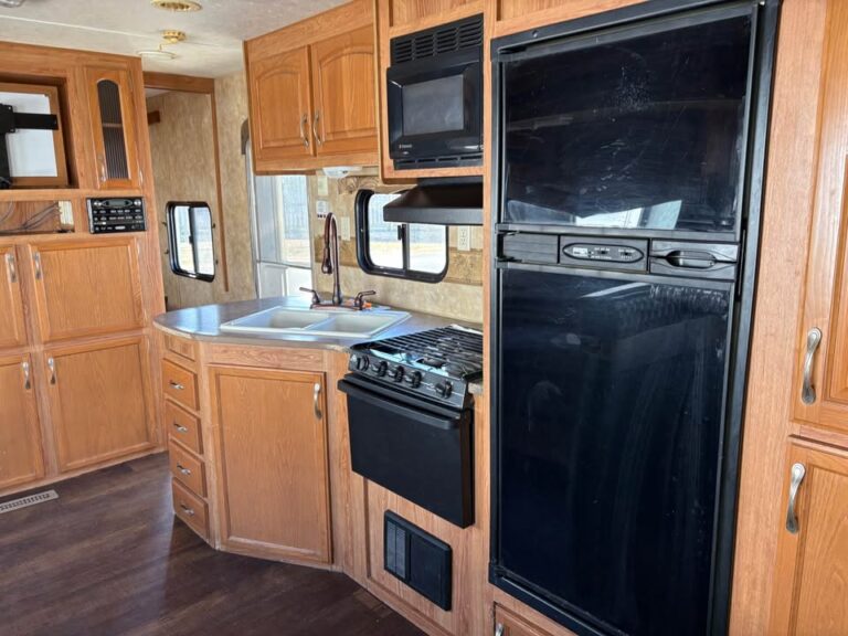 well-maintained Used 2010 Jayco Jayflight priced to sell - gallery image 8 offered by Glenpool Camper Sales Glenpool