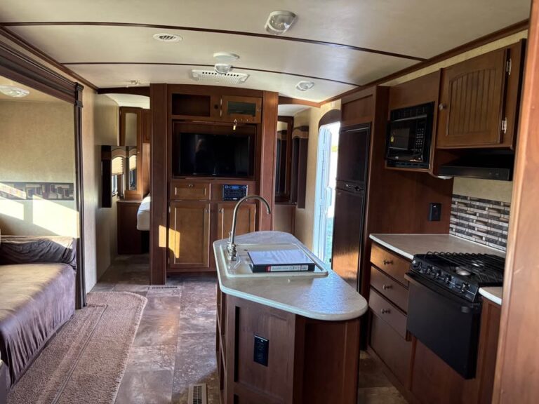 affordable Used 2014 Jayco White Hawk 27DSRB move-in ready - gallery image 10 showcased at Glenpool Camper Sales near Tulsa