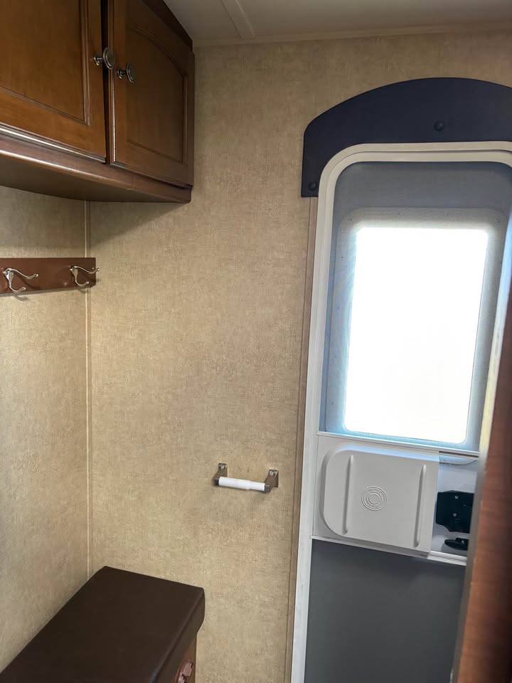 Used 2014 Jayco White Hawk 27DSRB Glenpool inventory - gallery image 13 featured at Glenpool Camper Sales near Tulsa
