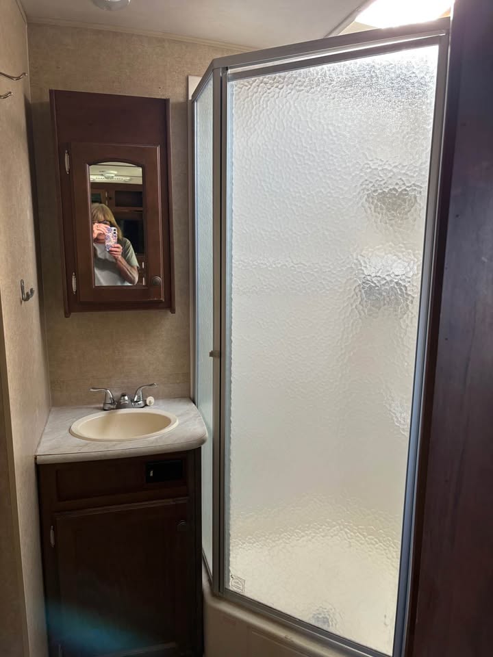 Oklahoma Used 2014 Jayco White Hawk 27DSRB dealership quality - gallery image 14 showcased in Glenpool Camper Sales near Tulsa