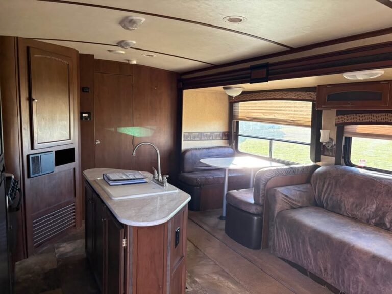 Used 2014 Jayco White Hawk 27DSRB dealer inventory - gallery image 7 stocked at Glenpool Camper Sales near Tulsa