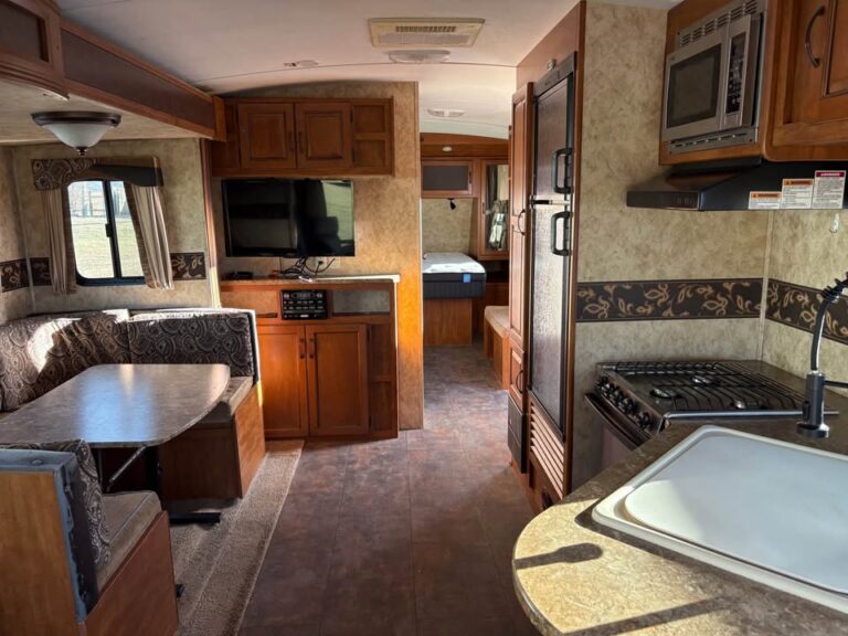 Used 2011 Keystone Bullet dealership special - gallery image 9 featured at Glenpool Camper Sales Glenpool