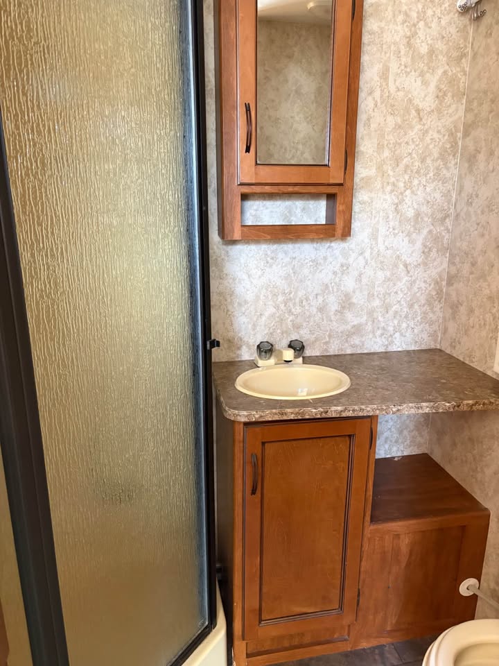 affordable Used 2011 Keystone Bullet move-in ready - gallery image 10 showcased at Glenpool Camper Sales Glenpool