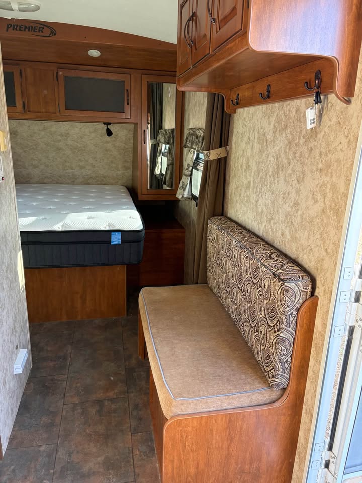 Used 2011 Keystone Bullet Oklahoma dealer special - gallery image 11 available in Glenpool Camper Sales Glenpool