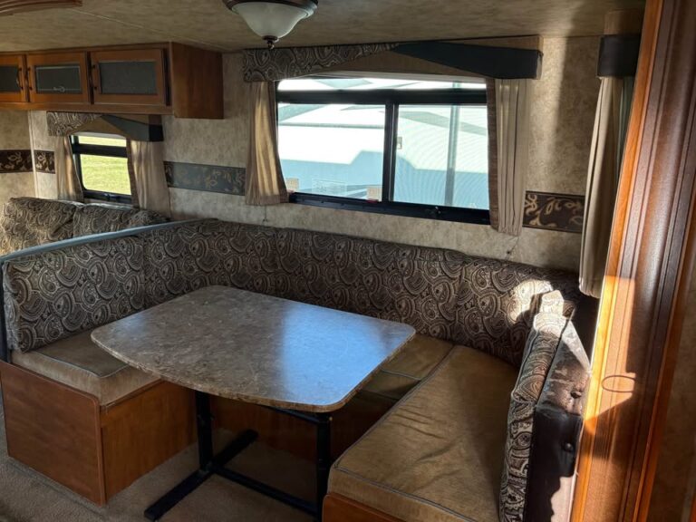 Used 2011 Keystone Bullet Glenpool inventory - gallery image 13 featured at Glenpool Camper Sales Glenpool