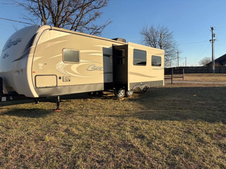 affordable Used 2017 Keystone Cougar 28RLS move-in ready - gallery image 10 showcased at Glenpool Camper Sales Glenpool OK
