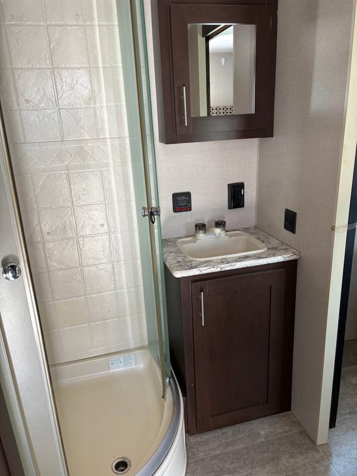 Used 2017 KZ RV Sportman 241RLLE in stock - gallery image 3 located in Glenpool Camper Sales Tulsa Oklahoma