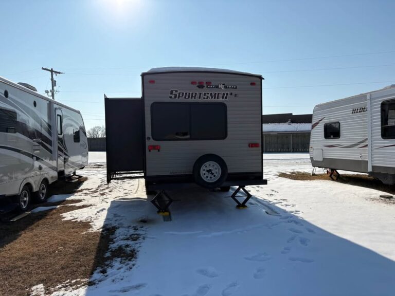 affordable Used 2017 KZ RV Sportman 241RLLE move-in ready - gallery image 10 showcased at Glenpool Camper Sales Tulsa Oklahoma