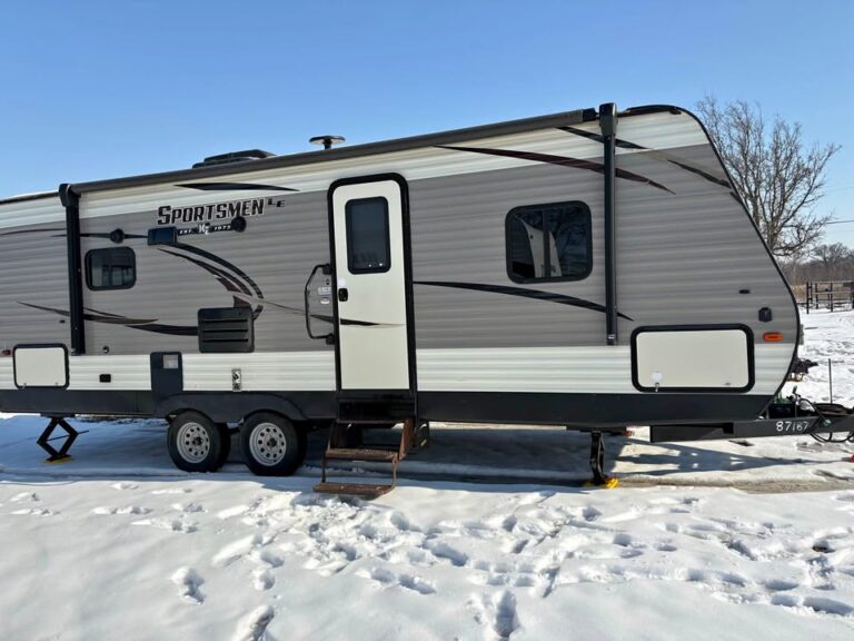 Used 2017 KZ RV Sportman 241RLLE for sale - comfortable RV at Glenpool Camper Sales Tulsa Oklahoma