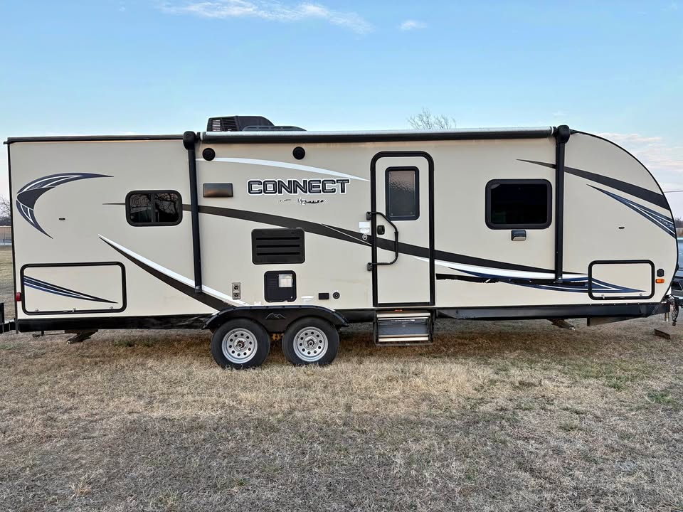 comfortable Used 2017 KZ RV Connect 241RLK main photo at Glenpool Camper Sales near Tulsa
