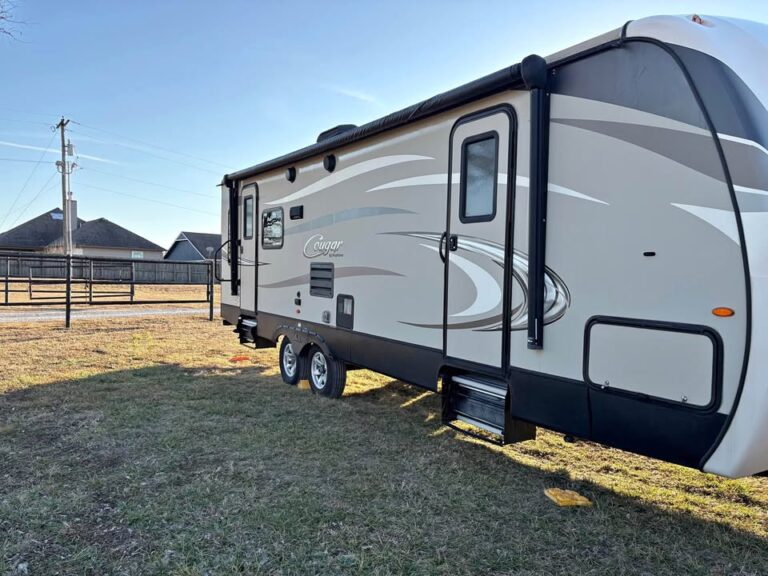 Used 2017 Keystone Cougar 28RLS for sale - comfortable RV at Glenpool Camper Sales Glenpool OK