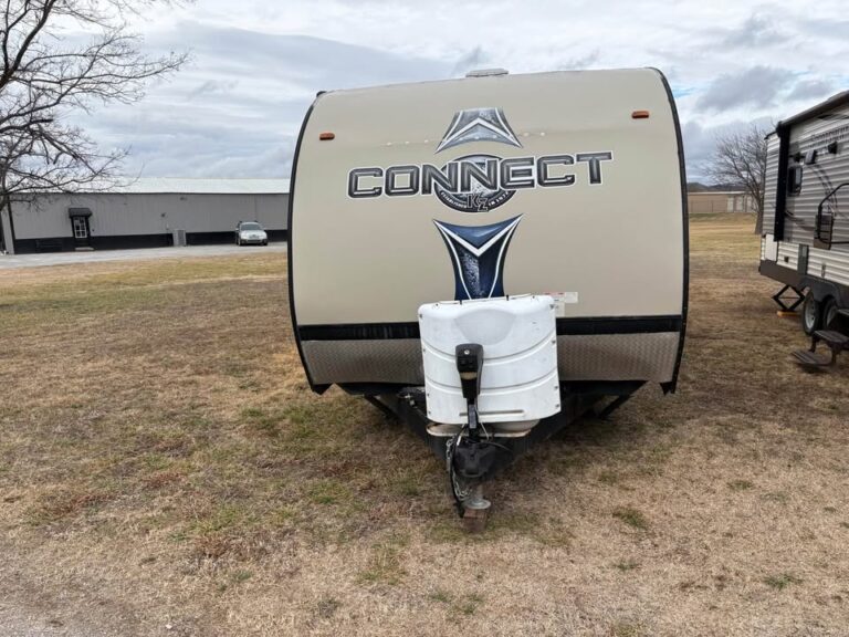 Used 2017 KZ RV Connect 241RLK in stock - gallery image 3 located in Glenpool Camper Sales near Tulsa