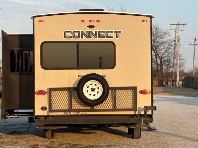 excellent Used 2017 KZ RV Connect 241RLK on sale - gallery image 4 available at Glenpool Camper Sales near Tulsa