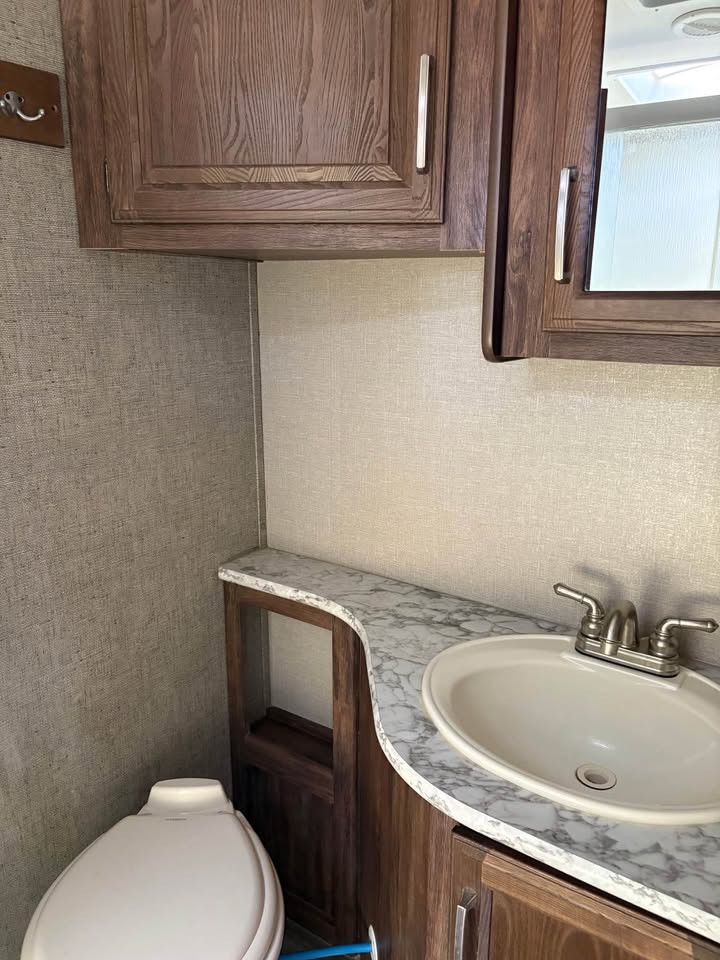 Used 2017 Keystone Cougar 28RLS Oklahoma dealer special - gallery image 11 available in Glenpool Camper Sales Glenpool OK