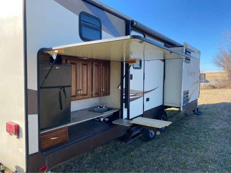 Used 2014 Keystone Laredo 320TG for sale by dealer - gallery image 5 sold by Glenpool Camper Sales Glenpool OK