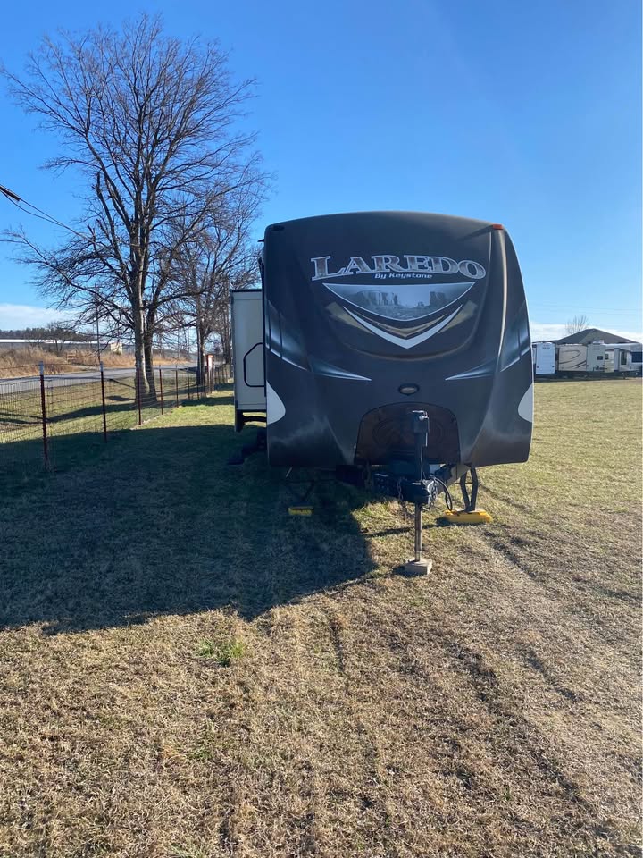 pristine Used 2014 Keystone Laredo 320TG ready for delivery - gallery image 6 from Glenpool Camper Sales Glenpool OK