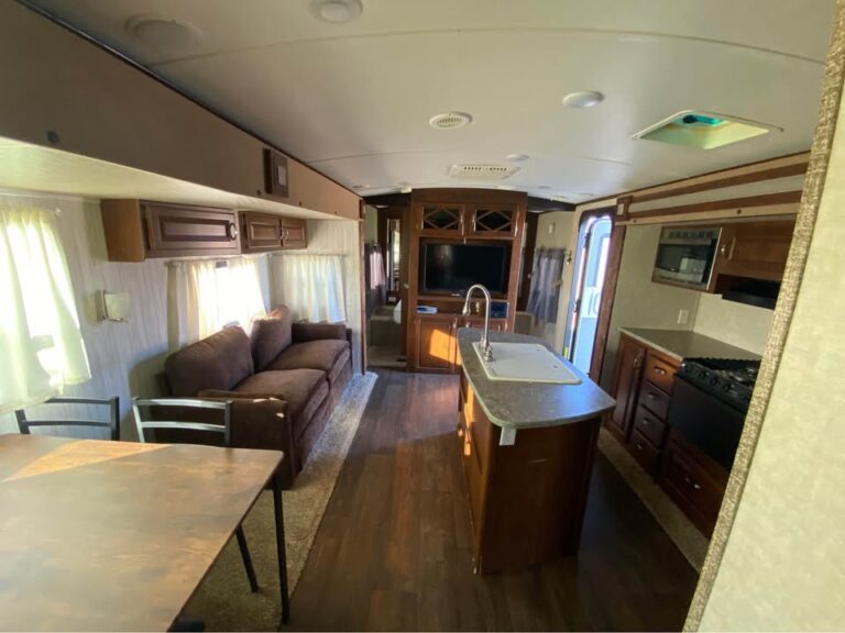 Used 2014 Keystone Laredo 320TG dealership special - gallery image 9 featured at Glenpool Camper Sales Glenpool OK