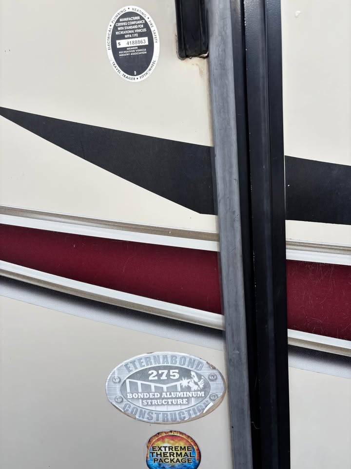 pristine Used 2017 Forest River Tracer Air 275 ready for delivery - gallery image 6 from Glenpool Camper Sales Tulsa area