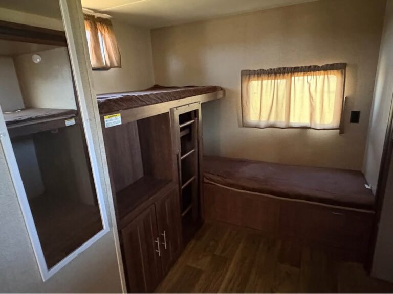 affordable Used 2017 Keystone Volante 33SB move-in ready - gallery image 10 showcased at Glenpool Camper Sales Oklahoma RV dealer