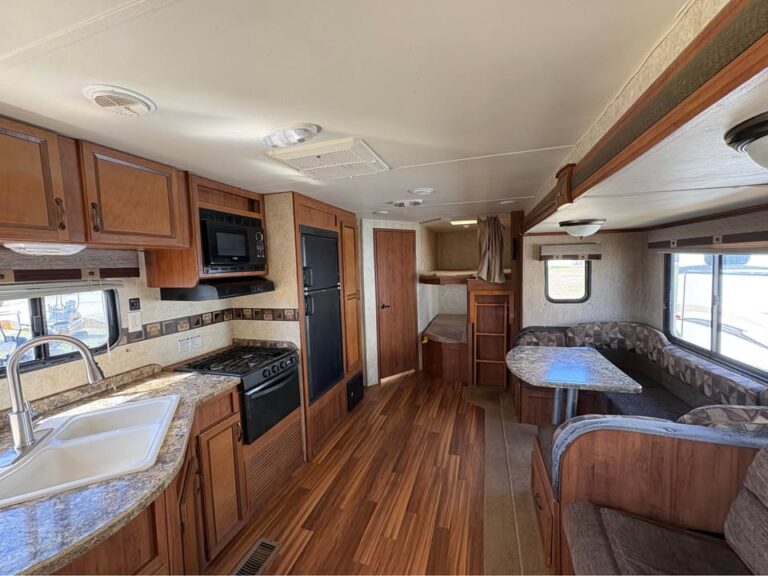 Used 2014 Gulf Stream RV Conquest 278DDS  Oklahoma dealer special - gallery image 11 available in Glenpool Camper Sales Tulsa Oklahoma
