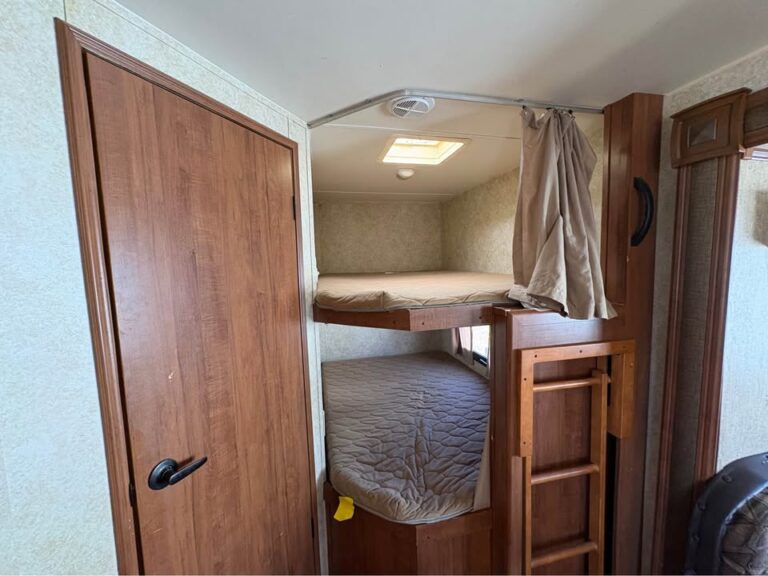 Oklahoma Used 2014 Gulf Stream RV Conquest 278DDS  dealership quality - gallery image 14 showcased in Glenpool Camper Sales Tulsa Oklahoma